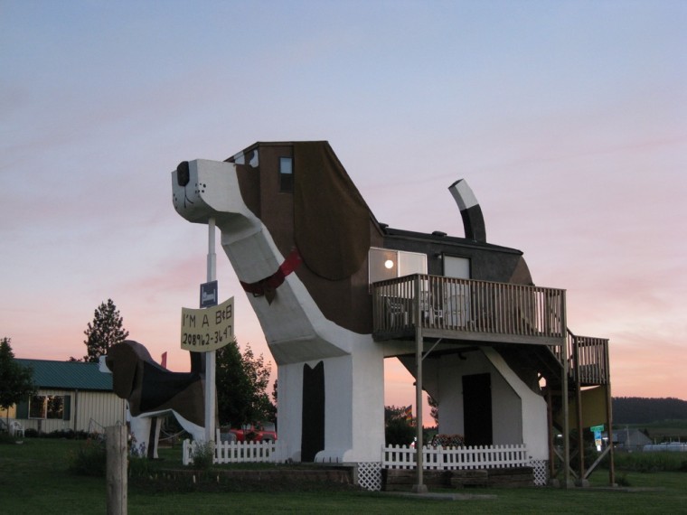 Image: Dog Bark Park Inn